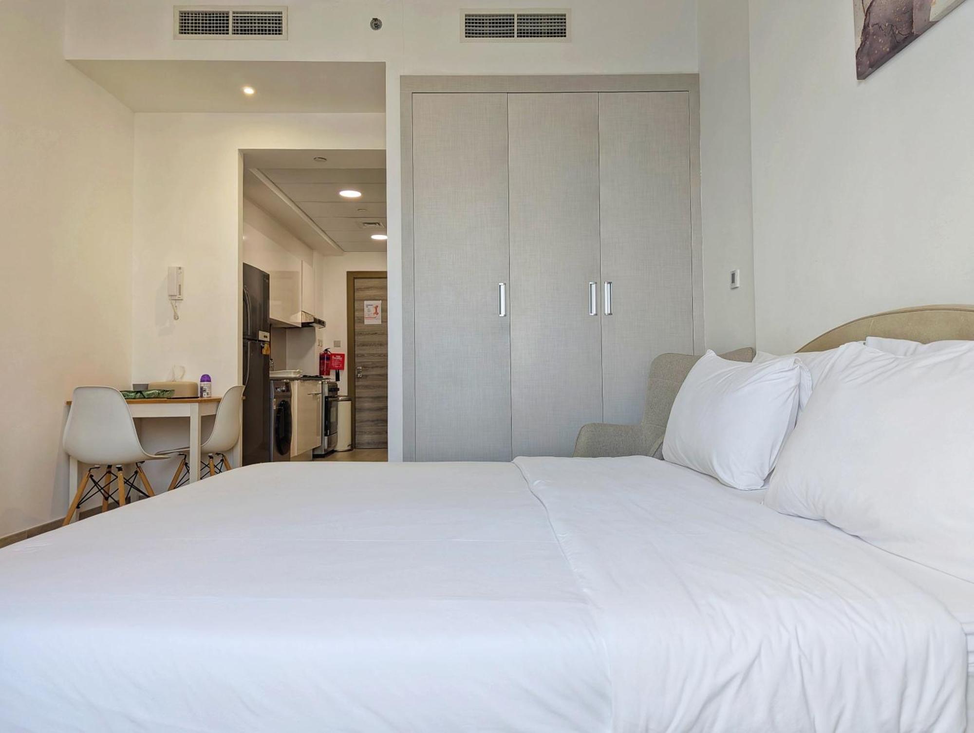 Fully Furnished Cozy At Jvc Dubai, Short Drive To Marina, Jbr, Downtown Apartment Dubai