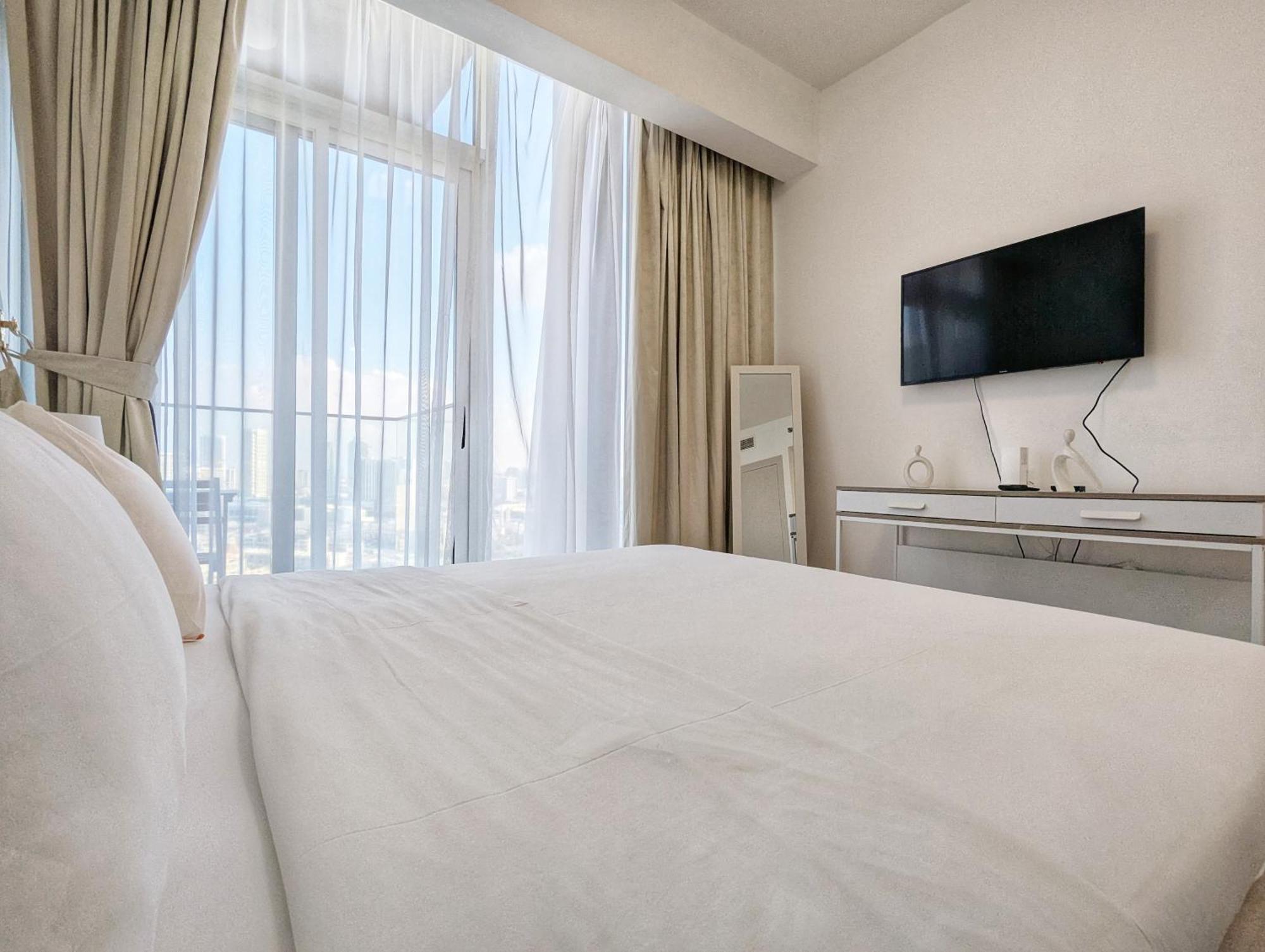 Fully Furnished Cozy At Jvc Dubai, Short Drive To Marina, Jbr, Downtown Apartment
